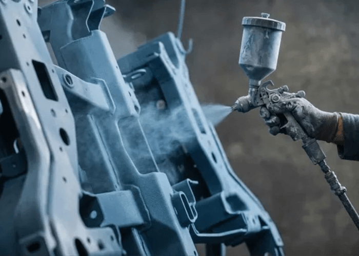 Hydrophilic fumed silica acting as an anti-caking and free-flow agent for powder coatings